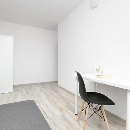 Rooms4less