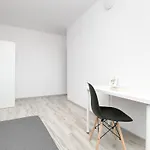 Rooms4less