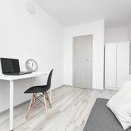 Rooms4less *